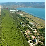 Centro Turistico La Perla Del Gargano Aldeamento Turístico Foce Varano