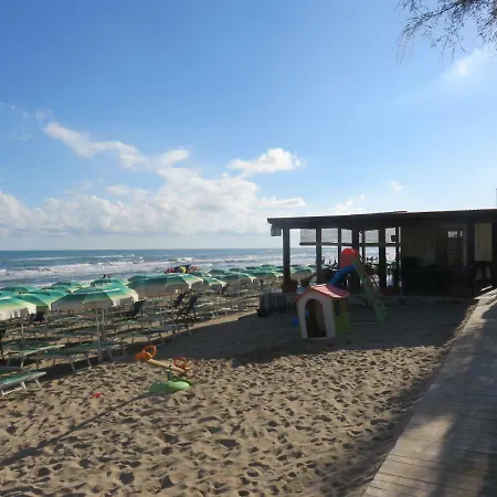פארק נופש Centro Turistico La Perla Del Gargano פוצ'ה ואראנו