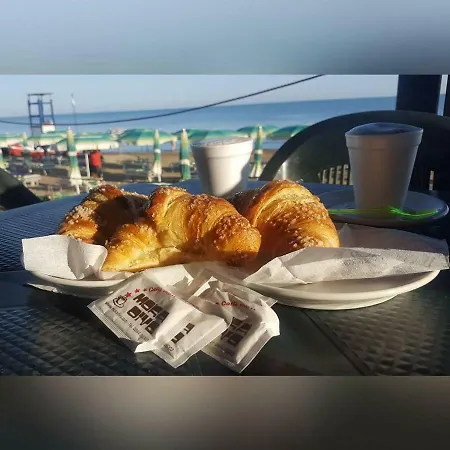 Centro Turistico La Perla Del Gargano פוצ'ה ואראנו